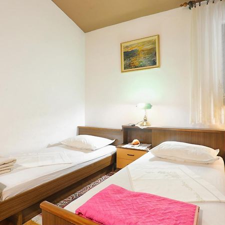 Apartments By The Sea Stanici, Omis - 1028 Tice الغرفة الصورة