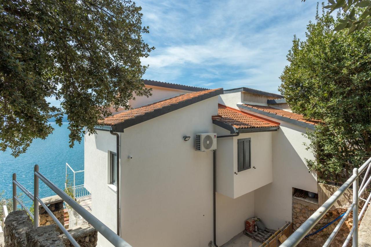 Apartments By The Sea Stanici, Omis - 1028 Tice المظهر الخارجي الصورة